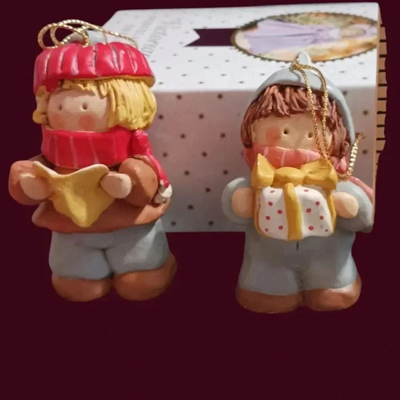Pat  olson Vintage Christmas Caroler Figurine Set Of 3 children - Picture 8 of 8